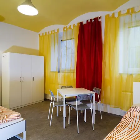 Young Space Hostel *