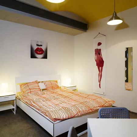 Young Space Hostel *