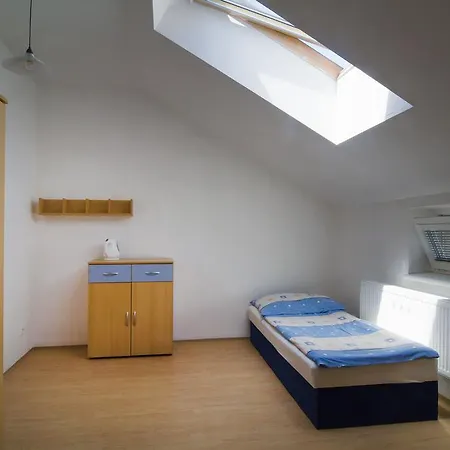 Young Space Hostel *